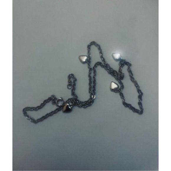 Pretty MINIMALIST BOHO SILVER HEART CHOKER - Picture 3 of 6